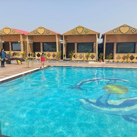 Midwaay Resort Patratu Ngoại thất bức ảnh