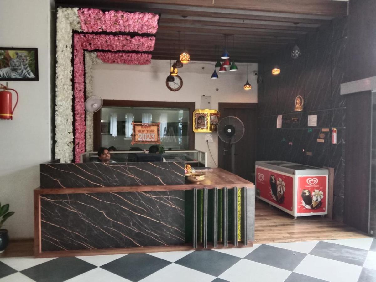 Midwaay Resort Patratu Ngoại thất bức ảnh
